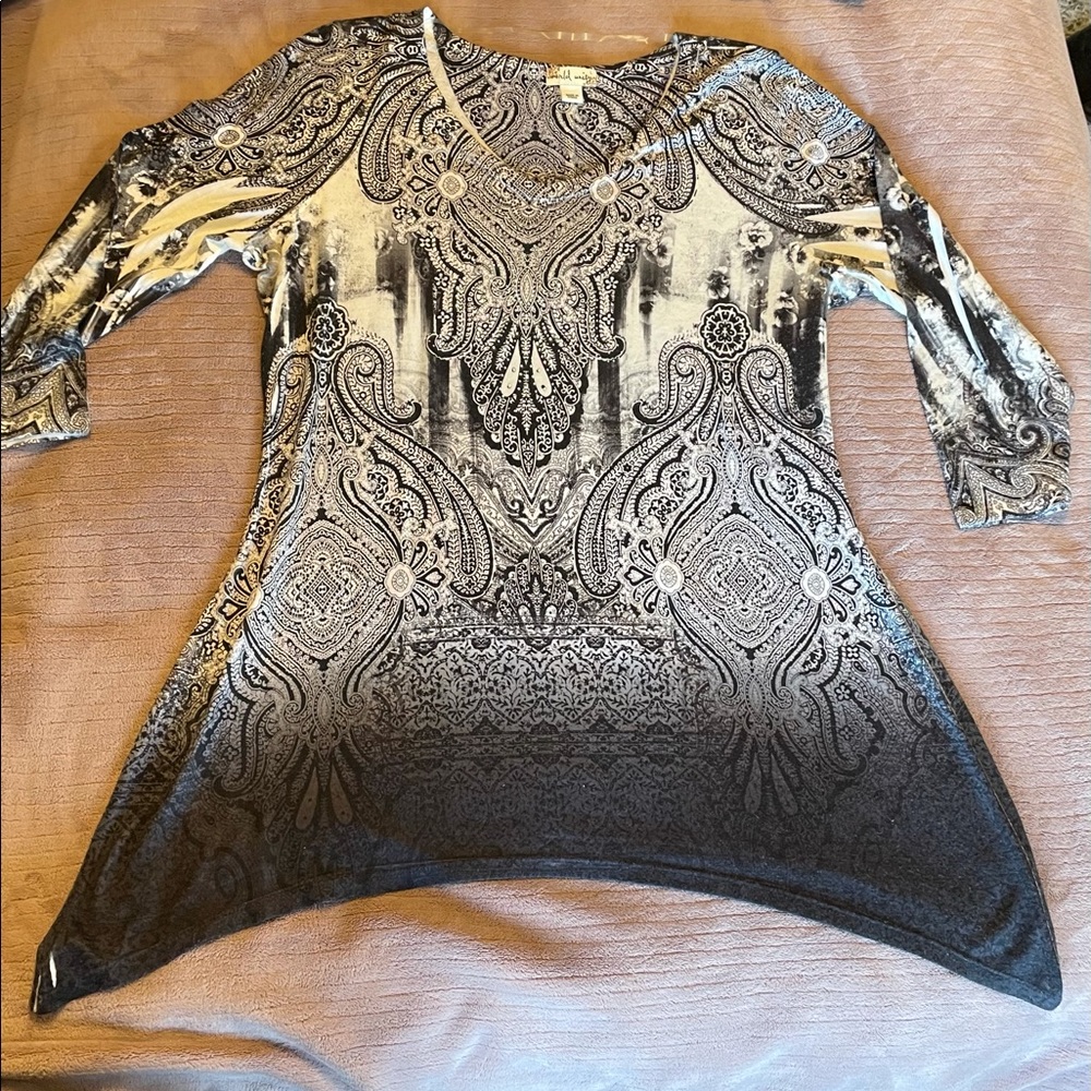 World unity 3/4 sleeve tunic, rhinestone detail.